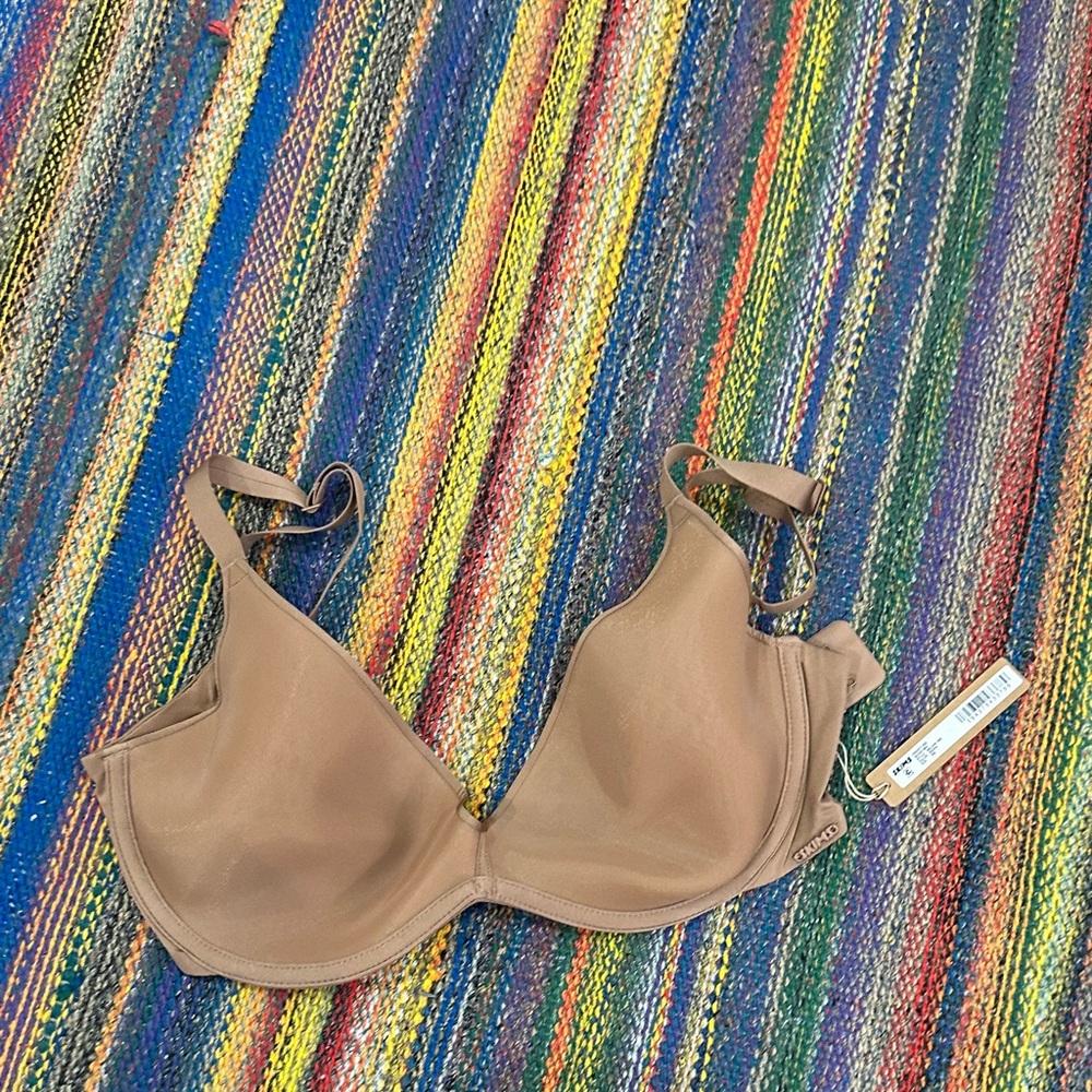 skims weightless scoop bra